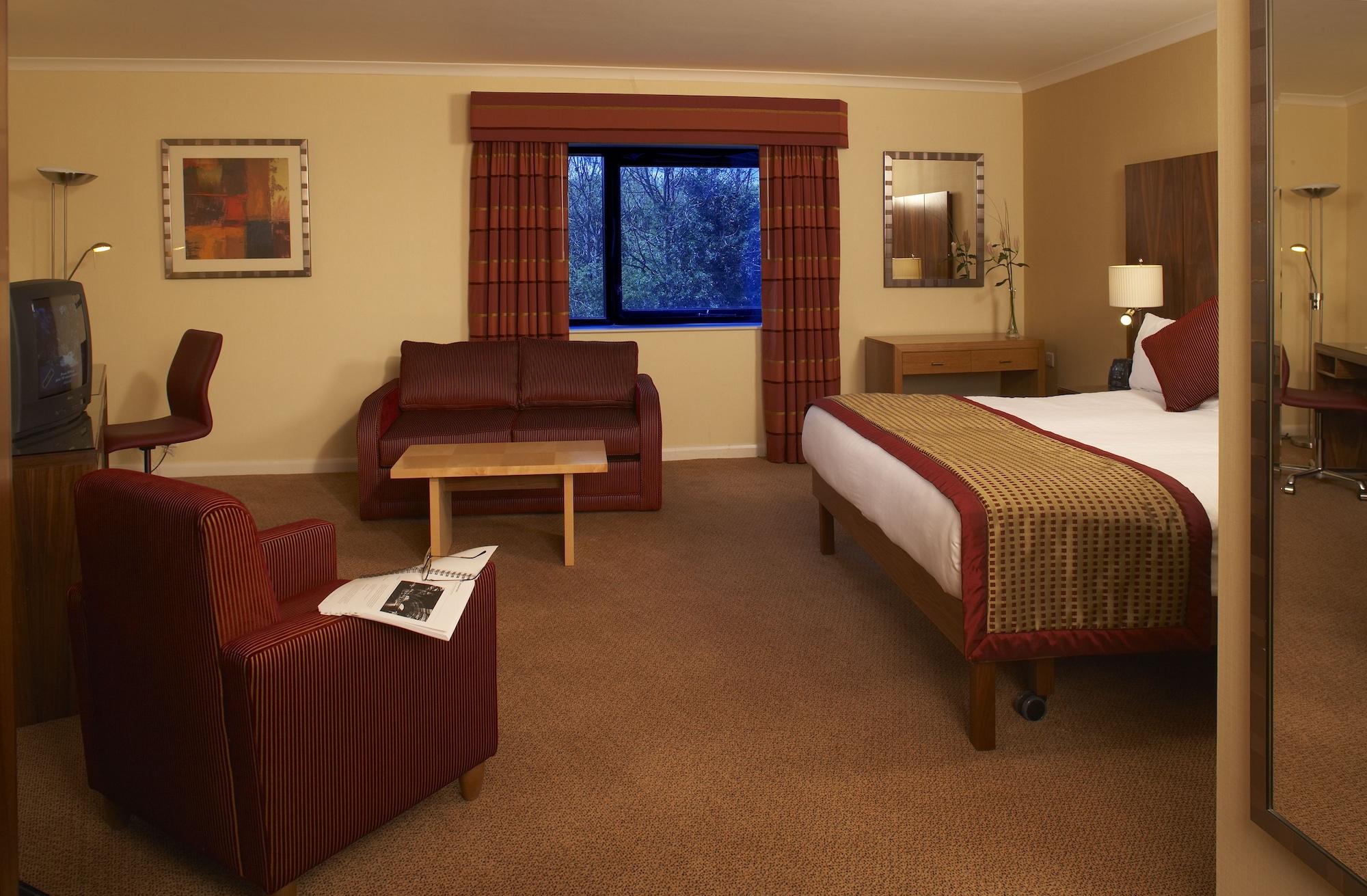 Delta Hotels By Marriott Milton Keynes Exterior foto