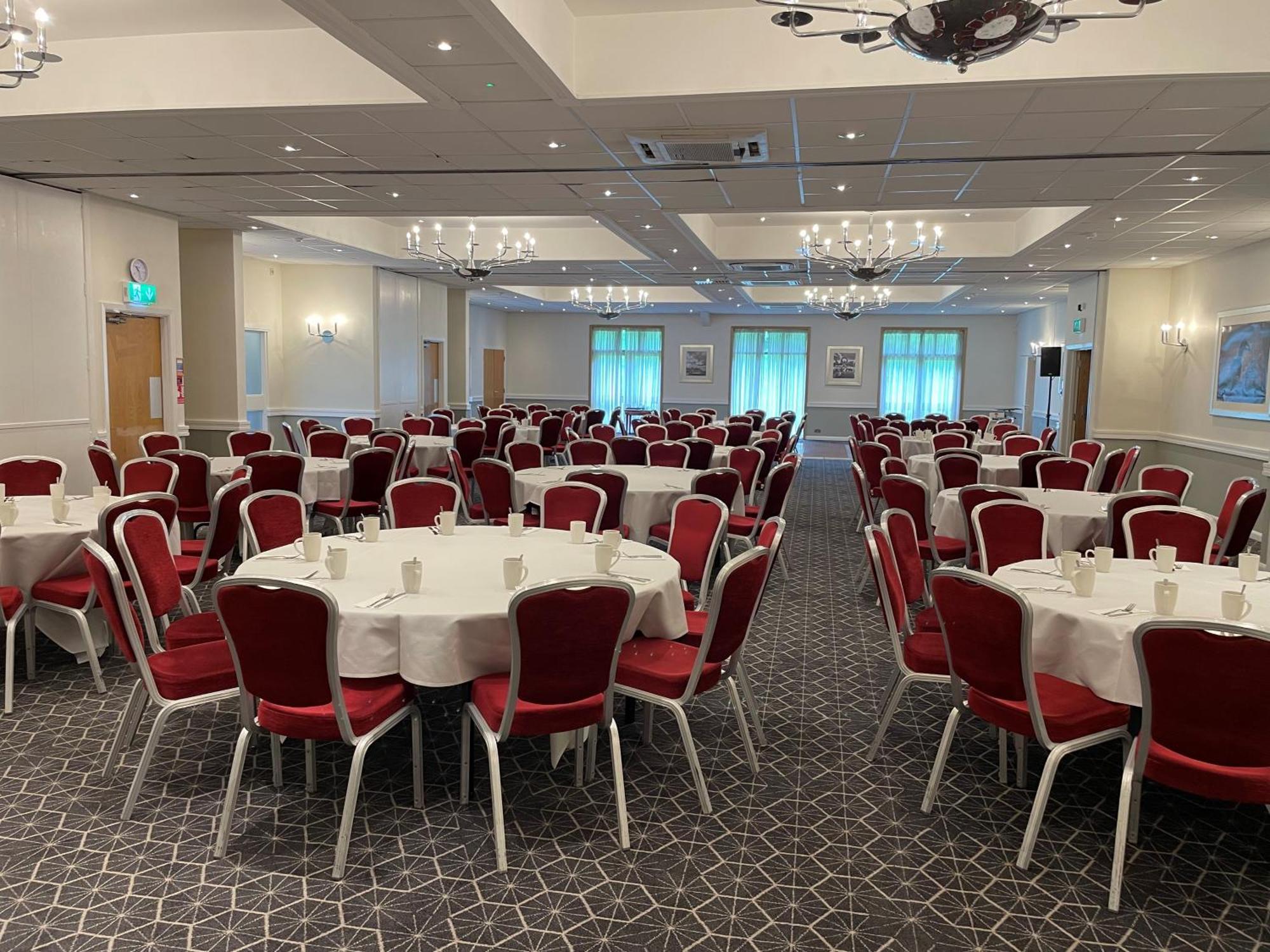 Delta Hotels By Marriott Milton Keynes Exterior foto