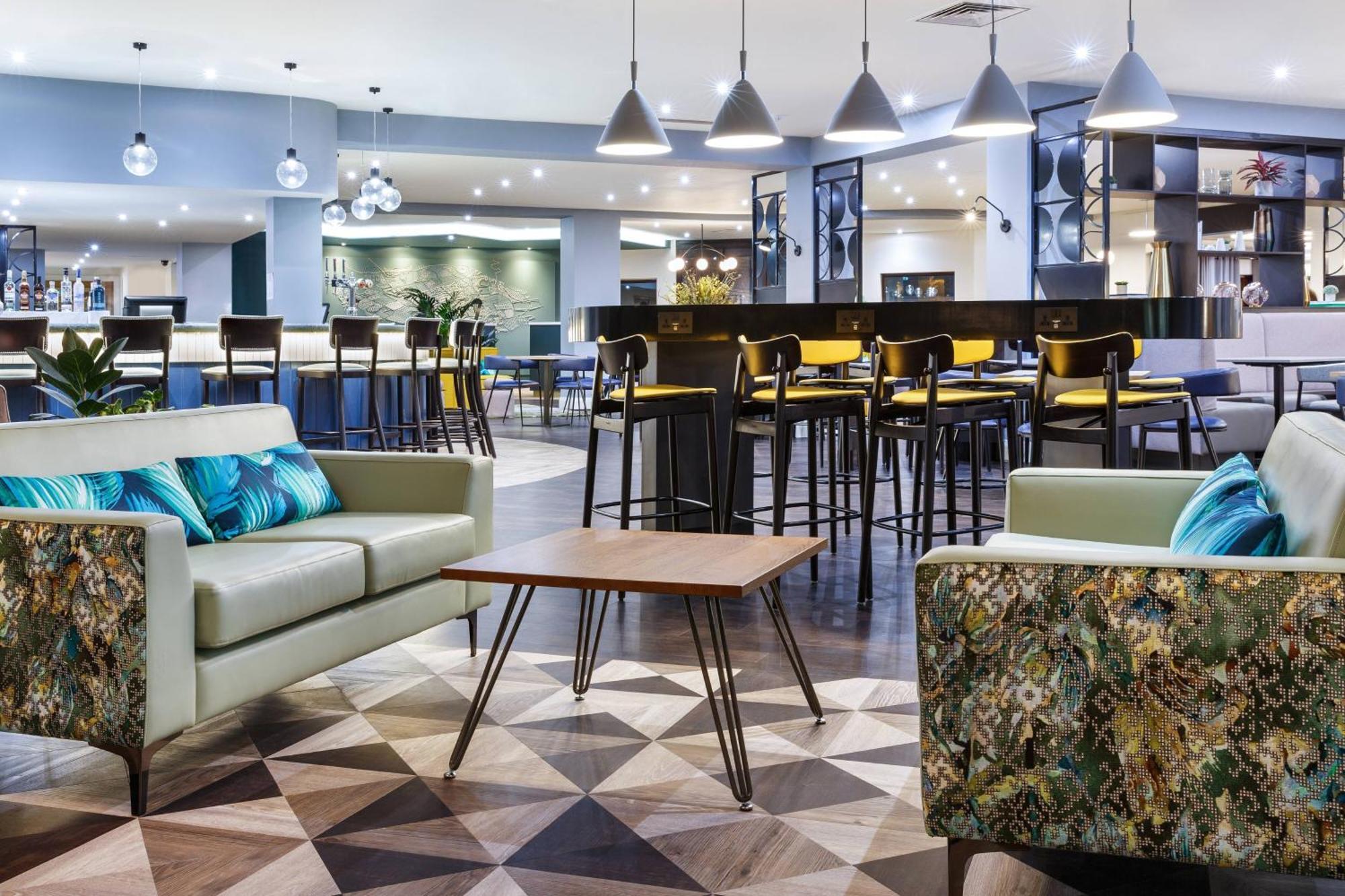 Delta Hotels By Marriott Milton Keynes Exterior foto