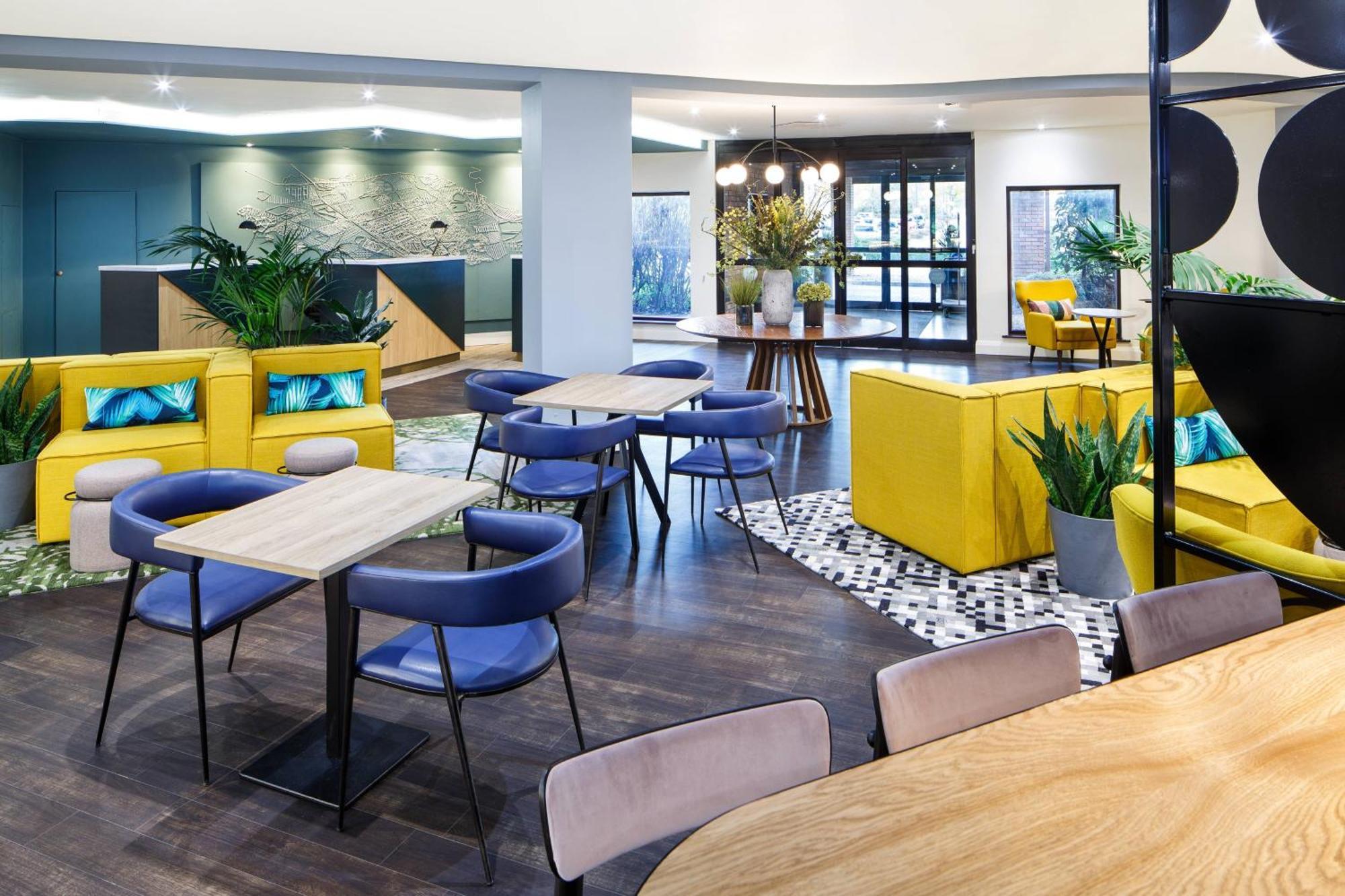 Delta Hotels By Marriott Milton Keynes Exterior foto